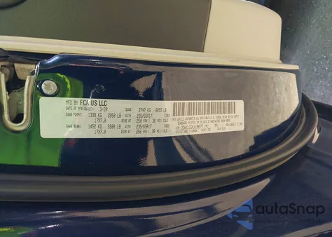 2020 Chrysler Voyager Lxi из США, поврежденный, VIN 2C4RC1DGXLR198575